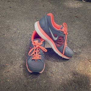 NIKE Running Shoes 👟